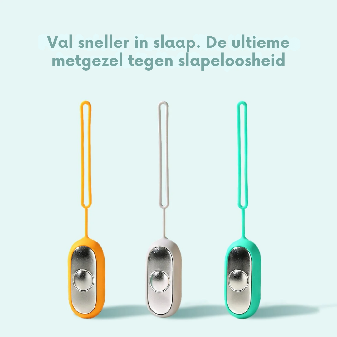 CalmCarry® draagbaar wellnessapparaat helpt angst, stress en slapeloosheid te verlichten met veilige microstroomtechnologie. Ontworpen om het PC8-acupressuurpunt in uw handpalm te stimuleren, bevordert het ontspanning en een betere slaap. Met instelbare intensiteit, automatische timer van 20 minuten, oplaadbare batterij en compact ontwerp voor thuis, op reis of voor het slapengaan. Geschikt voor volwassenen en kinderen onder toezicht, waardoor het een attent wellnesscadeau is.