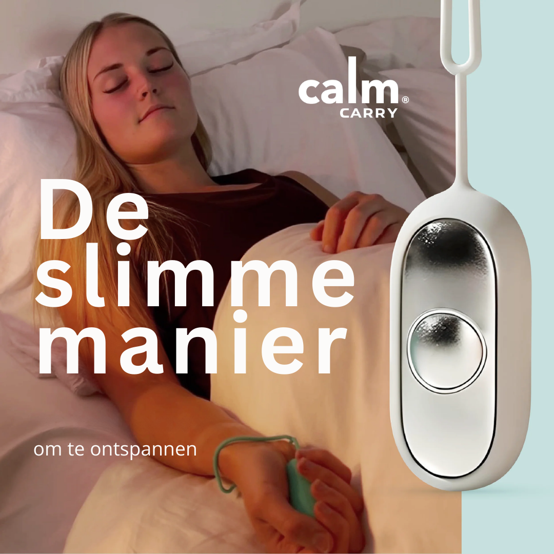 CalmCarry® draagbaar wellnessapparaat helpt angst, stress en slapeloosheid te verlichten met veilige microstroomtechnologie. Ontworpen om het PC8-acupressuurpunt in uw handpalm te stimuleren, bevordert het ontspanning en een betere slaap. Met instelbare intensiteit, automatische timer van 20 minuten, oplaadbare batterij en compact ontwerp voor thuis, op reis of voor het slapengaan. Geschikt voor volwassenen en kinderen onder toezicht, waardoor het een attent wellnesscadeau is.